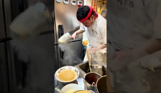 【爆盛油脂麺】背脂の海に沼るラーメン🍜